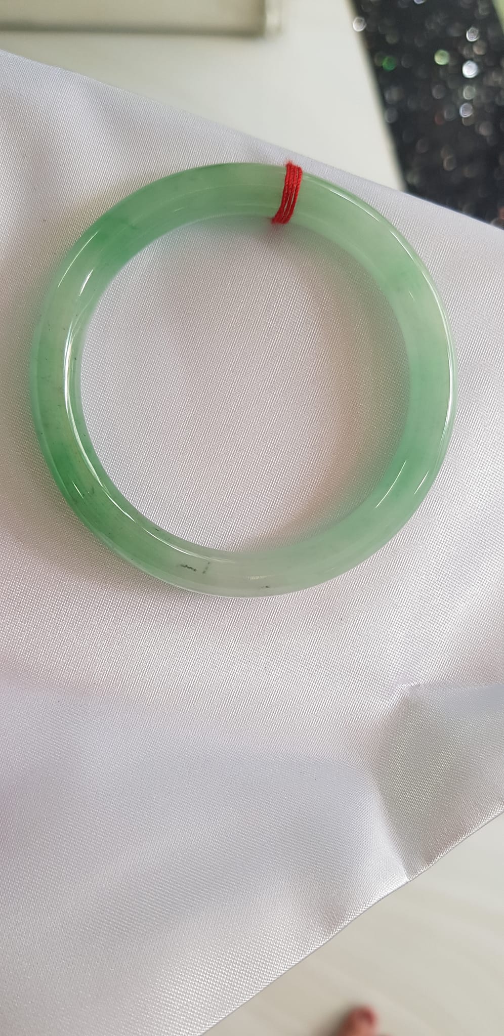 Vòng Mới đá ngọc cẩm thạch tự nhiên TR Lý A SAO 50 Size vòng 50mm x 7,2mm Màu Xanh ngọc lý trắng bóng nhẹ nhàng đẹp bóng xinh đẹp nữ 50kg - 55kg đeo đẹp ạ Món Quà Ý nghĩa Anh Chị tặng Mẹ, Vợ, người thân yêu ạ
