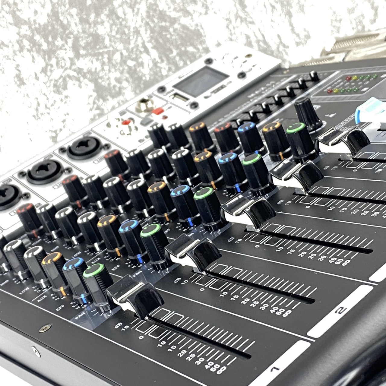 Combo Mixer Max11 và Micro AK95 Nâng Cấp Âm Thanh, 6 kênh kết nối Bluetooth,USB - 99 hiệu ứng, Micro hợp kim sang trọng Hàng Chính Hãng