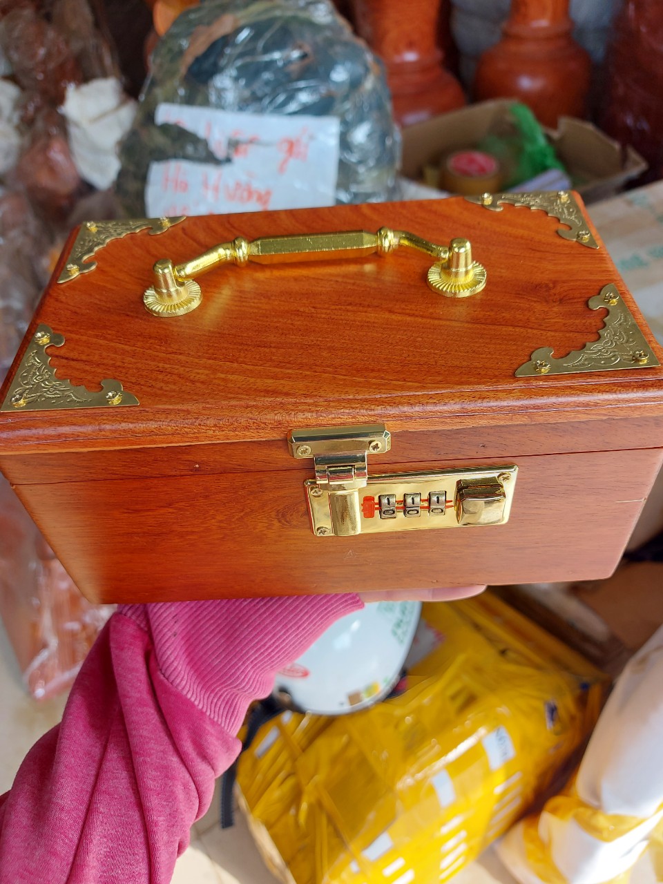 Hộp đựng trang sức,hộp đựng tiết kiệm có khoá bảo mật
