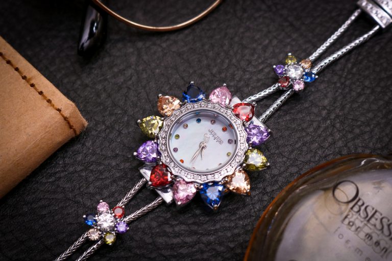Đồng Hồ Nữ Julius Star Mặt Hoa Đính Đá Lục Sắc JS-021B