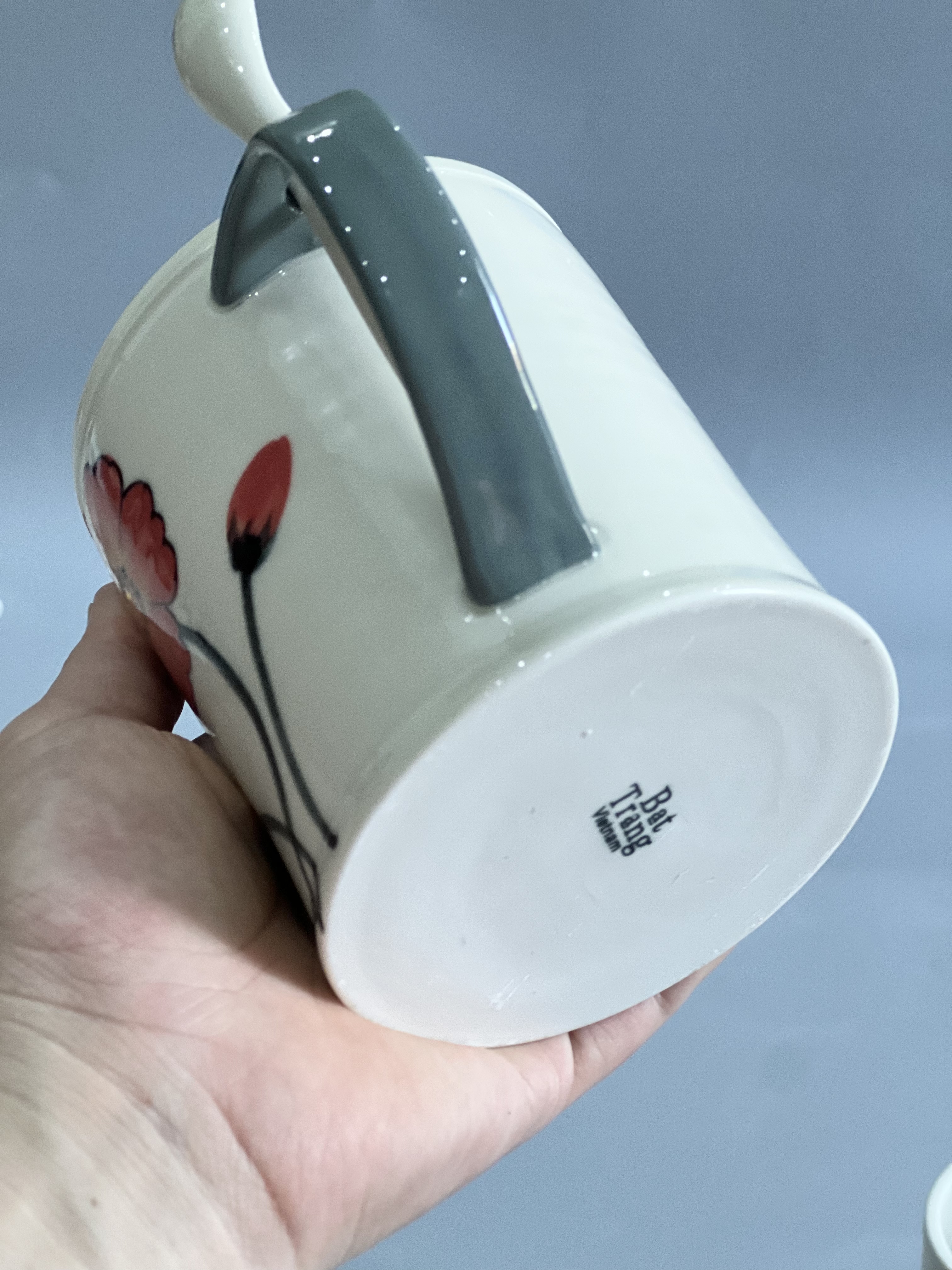 Cốc vuốt tay xuất dư gốm sứ Bát Tràng cao cấp quai cắm thìa dung tích 450ml