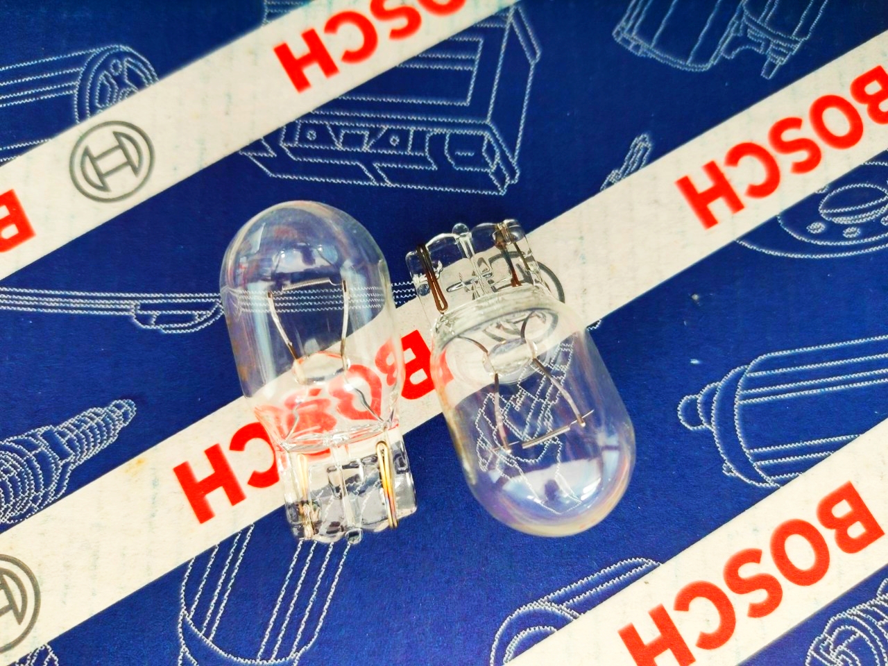 Bóng đèn Bosch. W21W 12V 21W đèn báo lùi , đèn tín hiệu xi nhan trước , đèn tín hiệu xi nhan sau , đèn báo đỗ xe