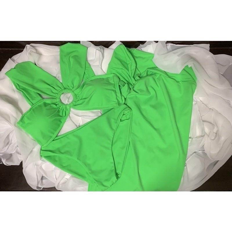 Set bikini 3 mảnh đi biển màu xanh chuối nổi bật