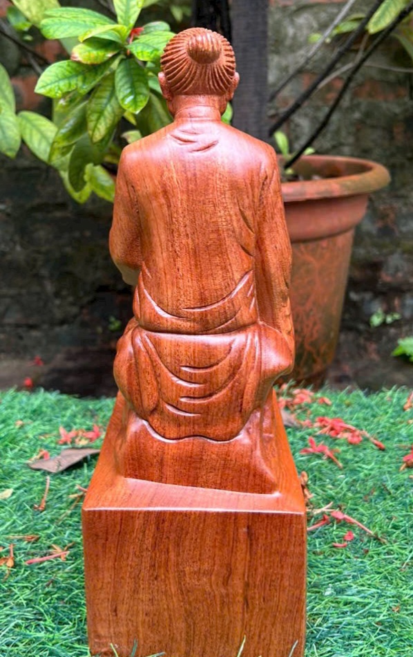 Tượng thầy chu văn an bằng gỗ hương đá cao 30x15x11cm