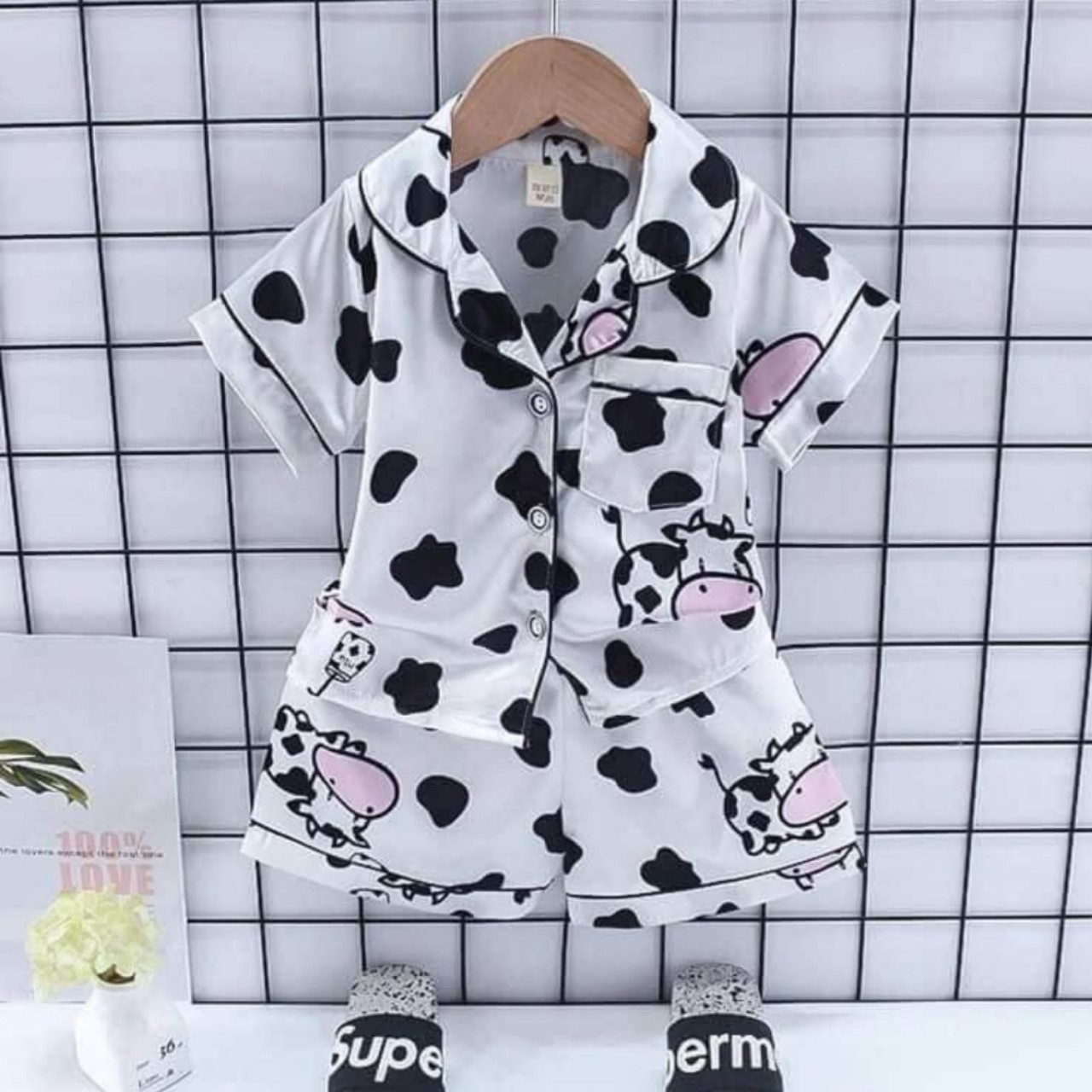 Bộ pijama chất lụa thái hình bò sữa cho bé