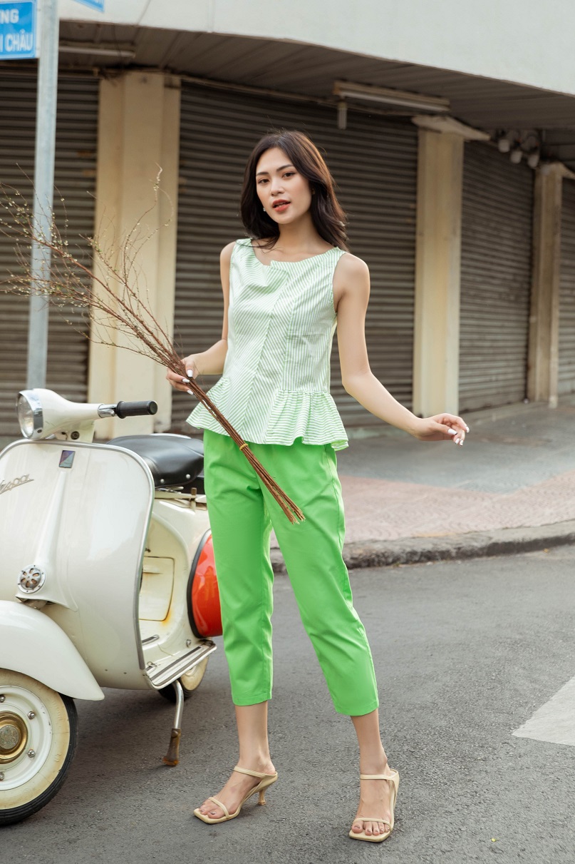 Đồ bộ dài sọc xanh lá cổ lệch quần trơn