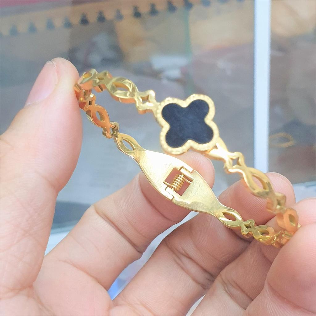 Vòng Tay Titan 4 Lá Kiều Phun Than - Dùng bền màu không đen