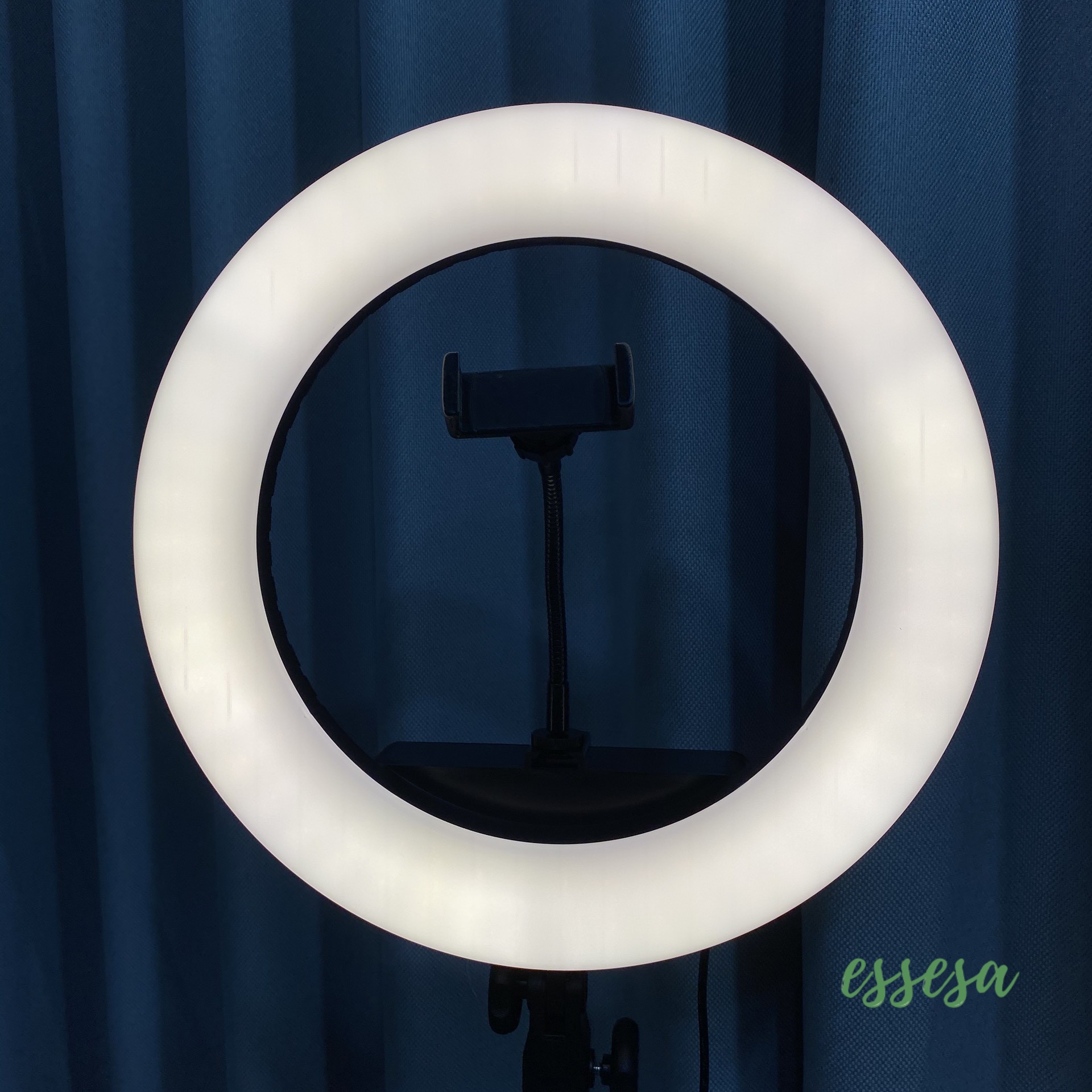 Đèn livestream/Đèn Led Trợ Sáng Essesa 36 CM Chiếu Sáng Studio, Makeup, Quay Phim , Chụp Ảnh, Livetream, Selfie Kèm Kẹp Điện Thoại Tùy Chỉnh - Hàng Chính Hãng