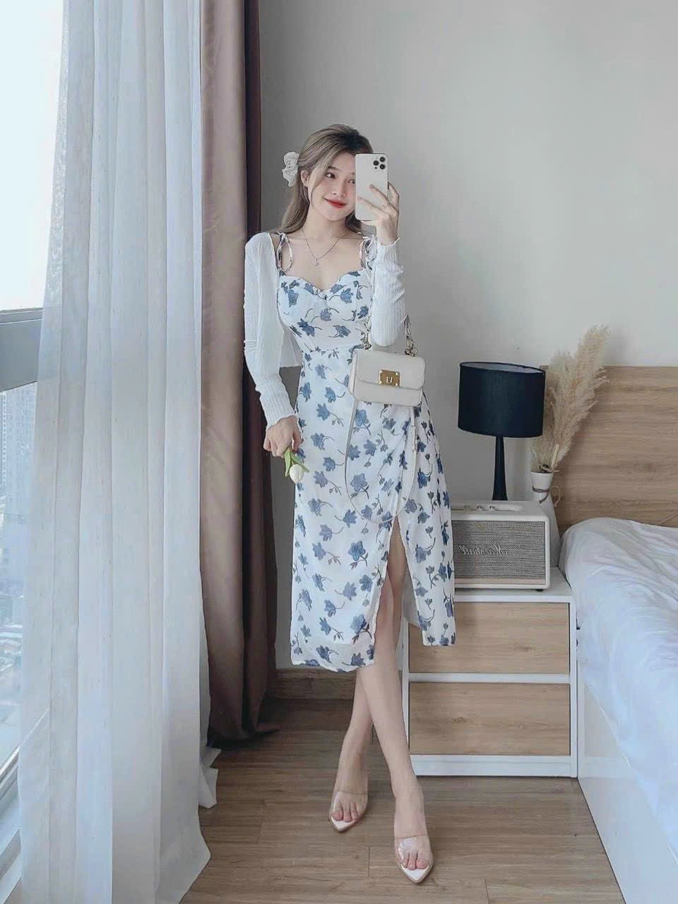 ĐẦM VOAN HOA XẾP LY CÓ LÓT, CÓ MÚT NGỰC KÈM ÁO KHOÁC MÀU Y HÌNH