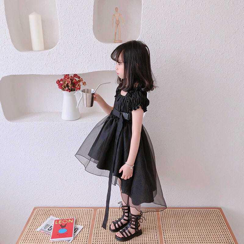 DONGSHOP HOT Cô gái công chúa váy 2021 mùa hè trẻ em màu đen retro khí chất tuxedo đầm đầm cổ tích đầm