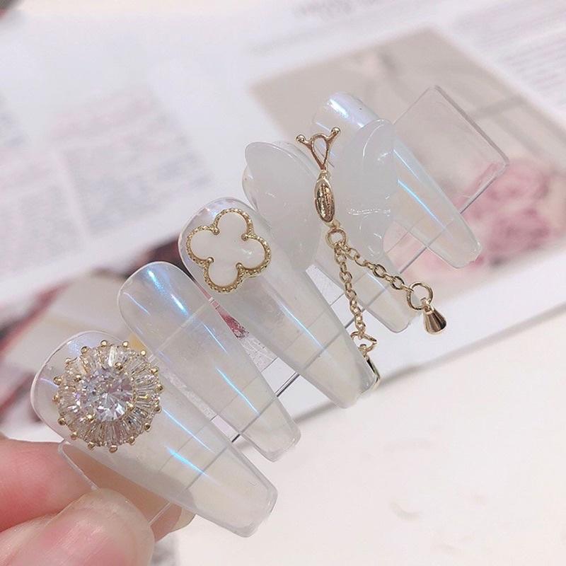 Phụ Kiện Trang Trí Móng Tay Nghệ Thuật Hình Cỏ Bốn Lá 3D Bằng Hợp Kim Màu Trắng Và Đen 4k/1 cái