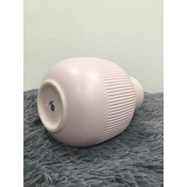 Bình gốm hồng pastel