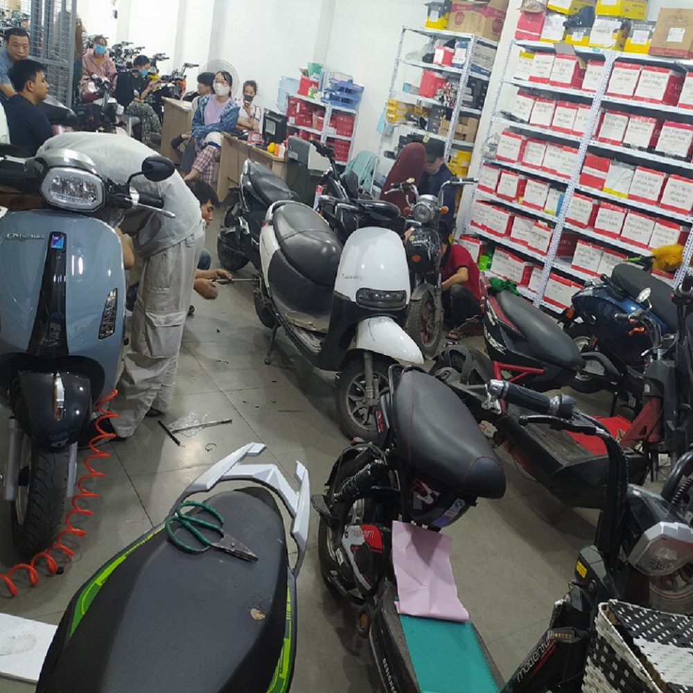 SẠC CHUYÊN DỤNG DÀNH CHO XE MÁY ĐIỆN M133S - SIÊU BỀN - SẠC DÒNG ĐIỆN CHUẨN - NGẮT ĐIỆN TUYỆT ĐỐI - BẢO VỆ XE - KÉO DÀI TUỔI THỌ ẮC QUY - LOẠI 48V-20AH CHÂN ĐẶC HOẶC CHÂN CHỤP