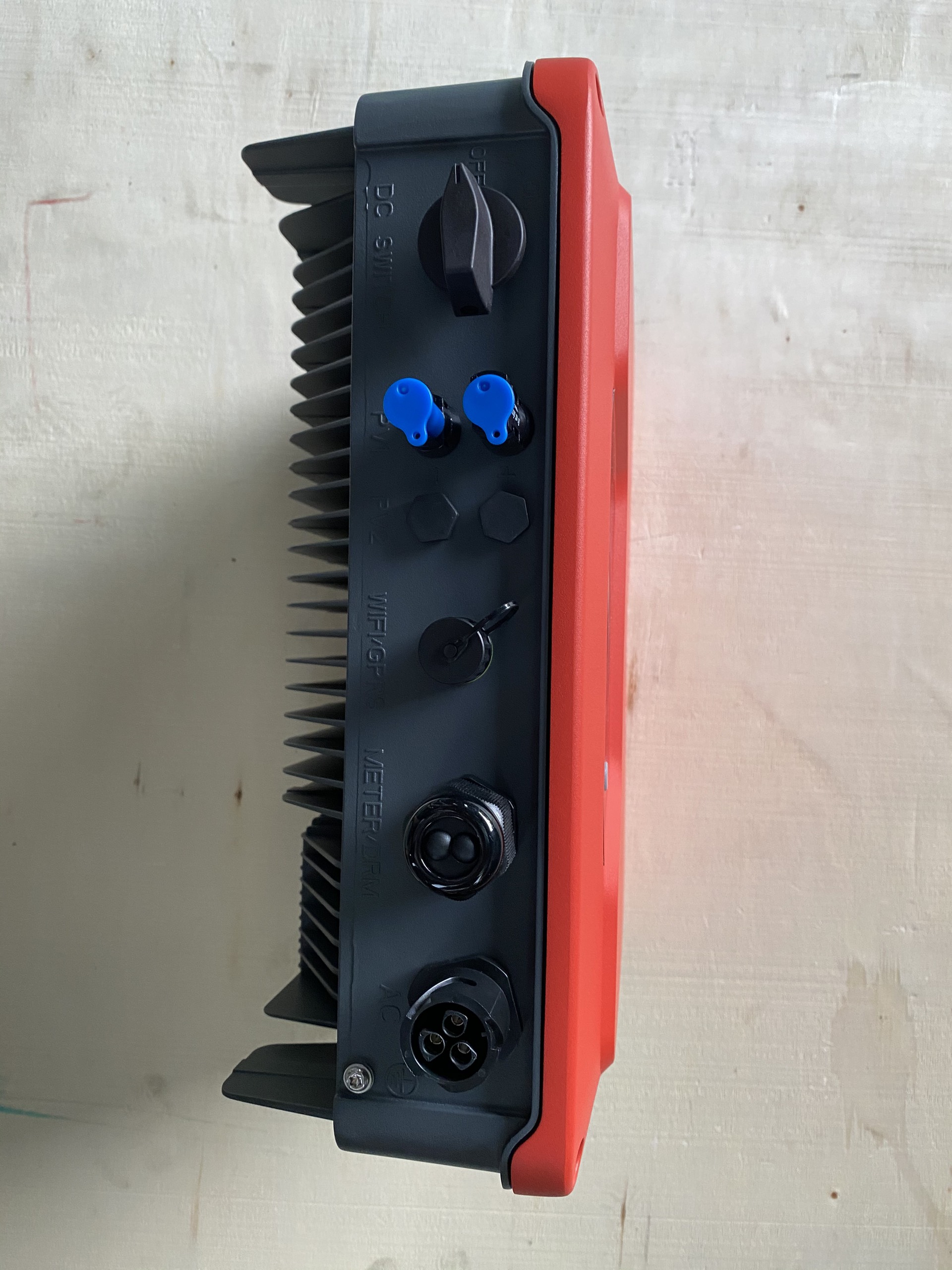 Biến tần hòa lưới bám tải HYPONTECH 3kW 1 pha HPS-3000 (Ứng dụng theo dõi HiPortal có Tiếng Việt)