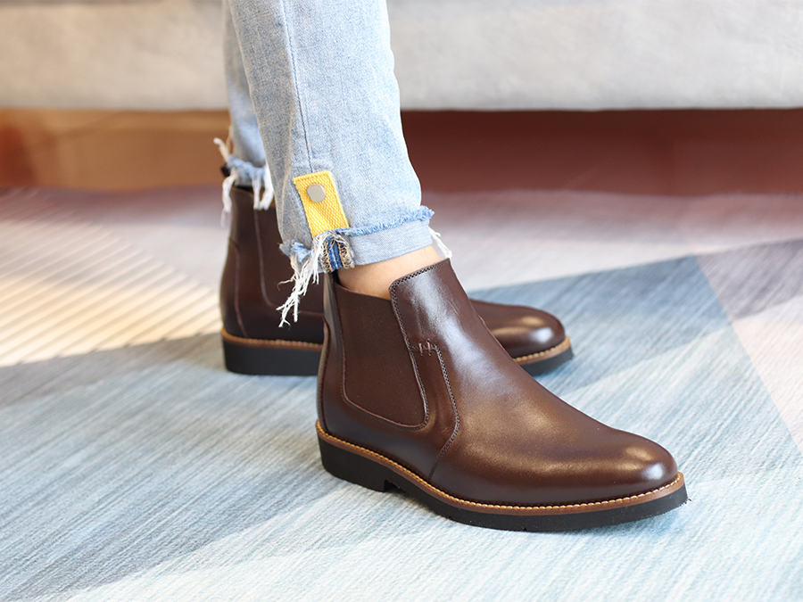 Giày Chelsea Boots Nam Tăng Chiều Cao Siêu Nhẹ T&amp;TRA Tăng Cao 7Cm, S1077 Nâu Tối Trơn , Chất Liệu Da Bò Cao Cấp, Đế Và Lót Siêu Nhẹ Giúp Giảm Trọng Lượng 30% So Với Đế Cao Su