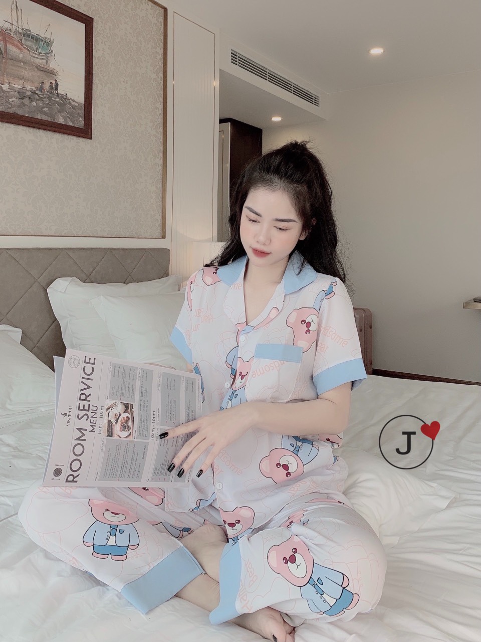 Bộ pijama cộc tay quần dài chất liệu lụa mango, bộ đồ ngủ nữ pyjama họa tiết gấu beer dễ thương sang trọng CCC21