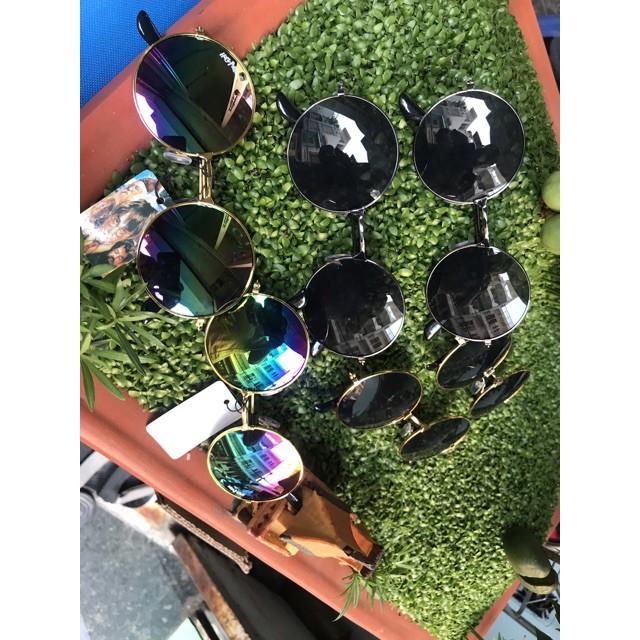 Kính đen thầy bói Znice