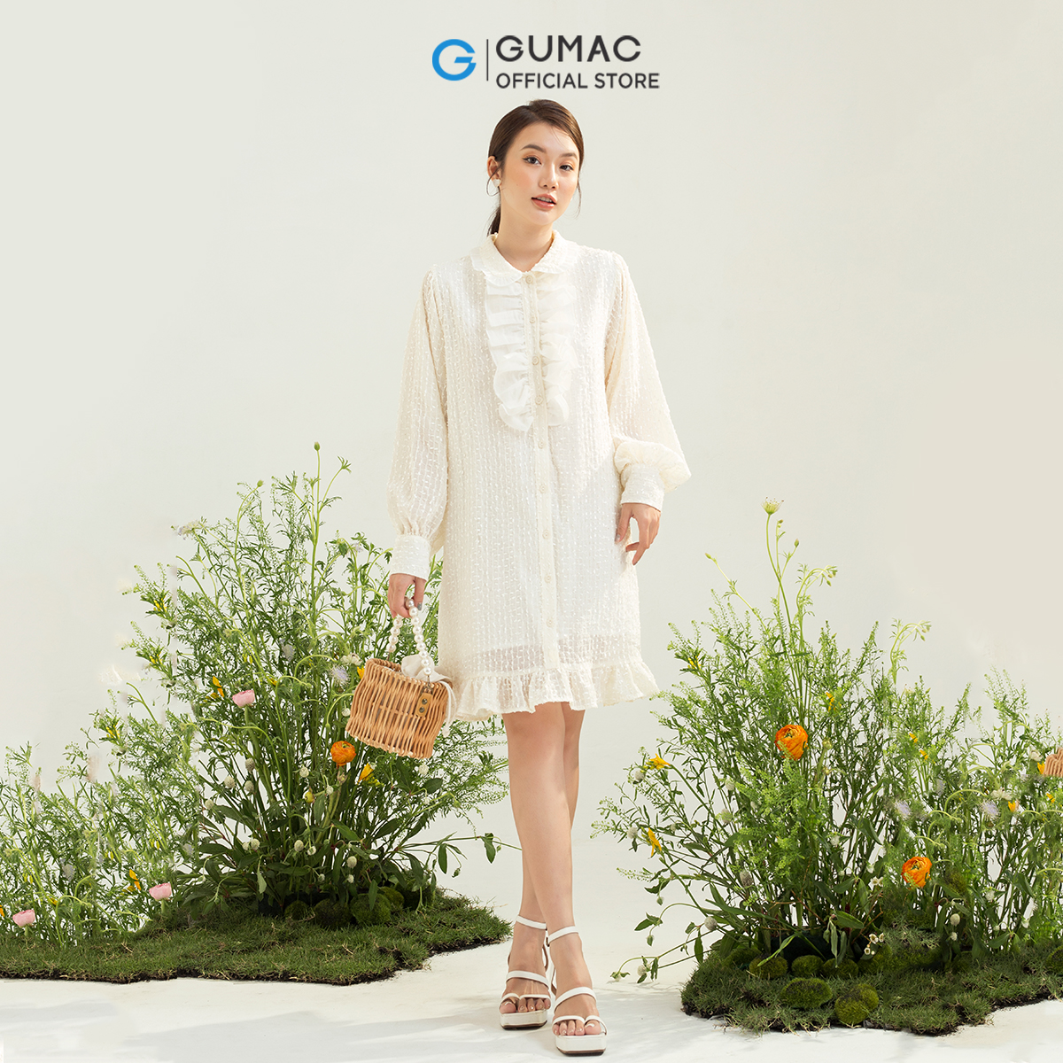 Đầm kiểu sơ mi GUMAC DC03027 form rộng nhún lai cổ sen phối bèo tao nhã