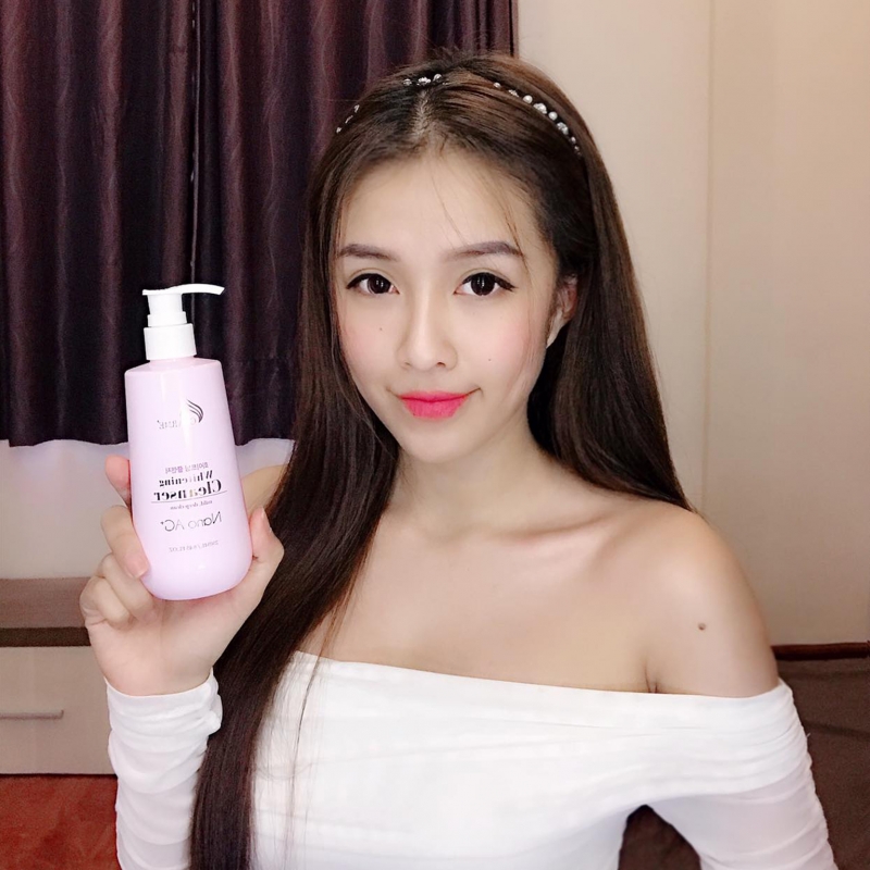 Sữa Tắm Trắng Da Ngừa Mụn Nano AG+ Whitening Cleanser Charme Hàn Quốc