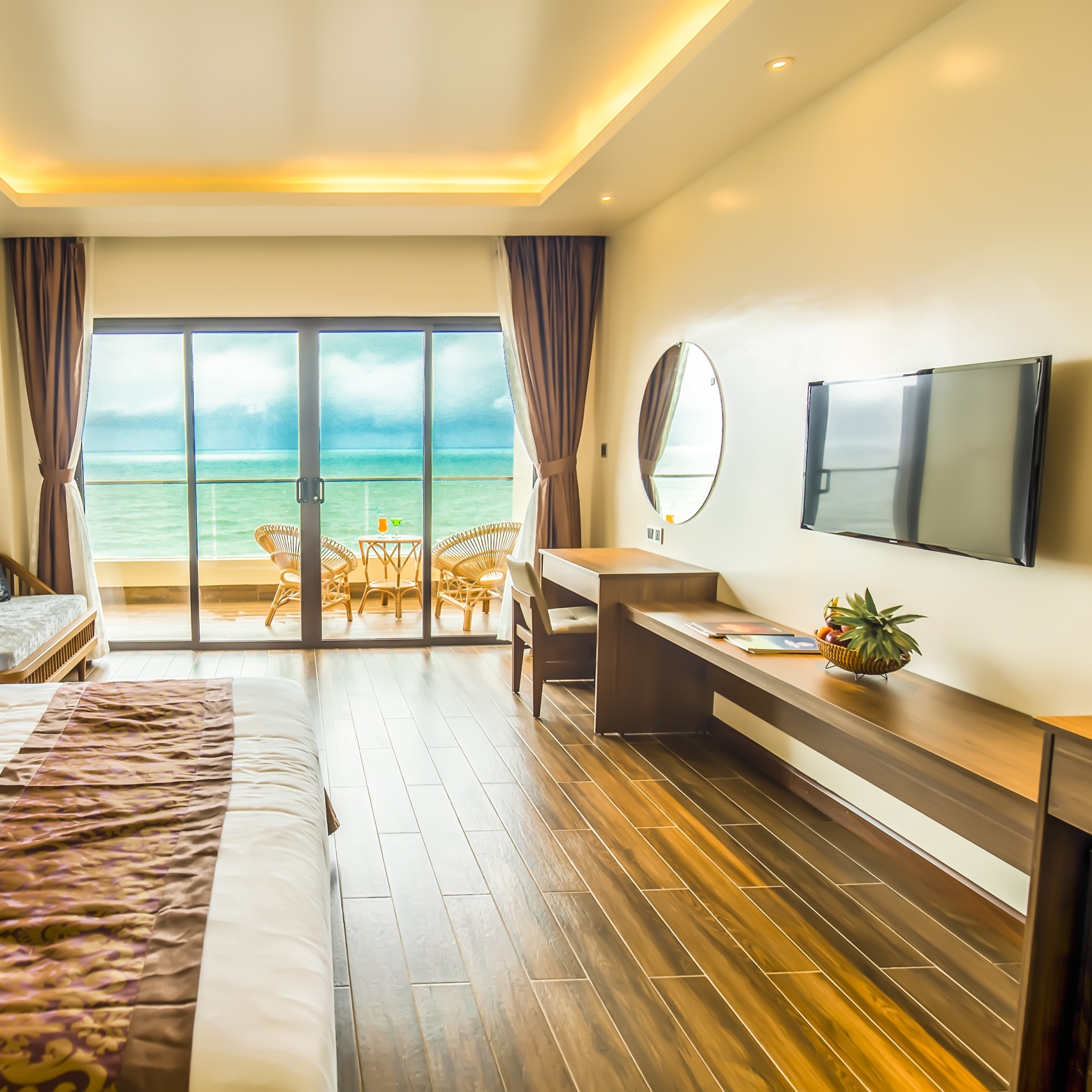 Coral Bay Resort 3* Phú Quốc - Bãi Biển Đẹp, Bữa Sáng, Gần Chợ Đêm, Ngay Trung Tâm Đông Dương
