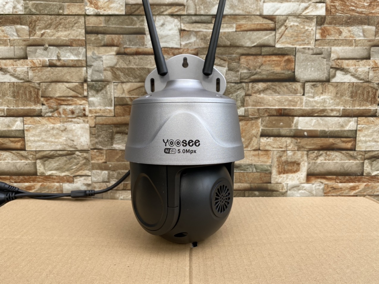 Camera IP Ngoài trời Yoosee PTZ 2 Râu FullHD 1080P 6 LED trợ sáng, 4 LED hồng ngoại, đàm thoại 2 chiều, hỗ trợ xoay 360 Hàng Nhập Khẩu