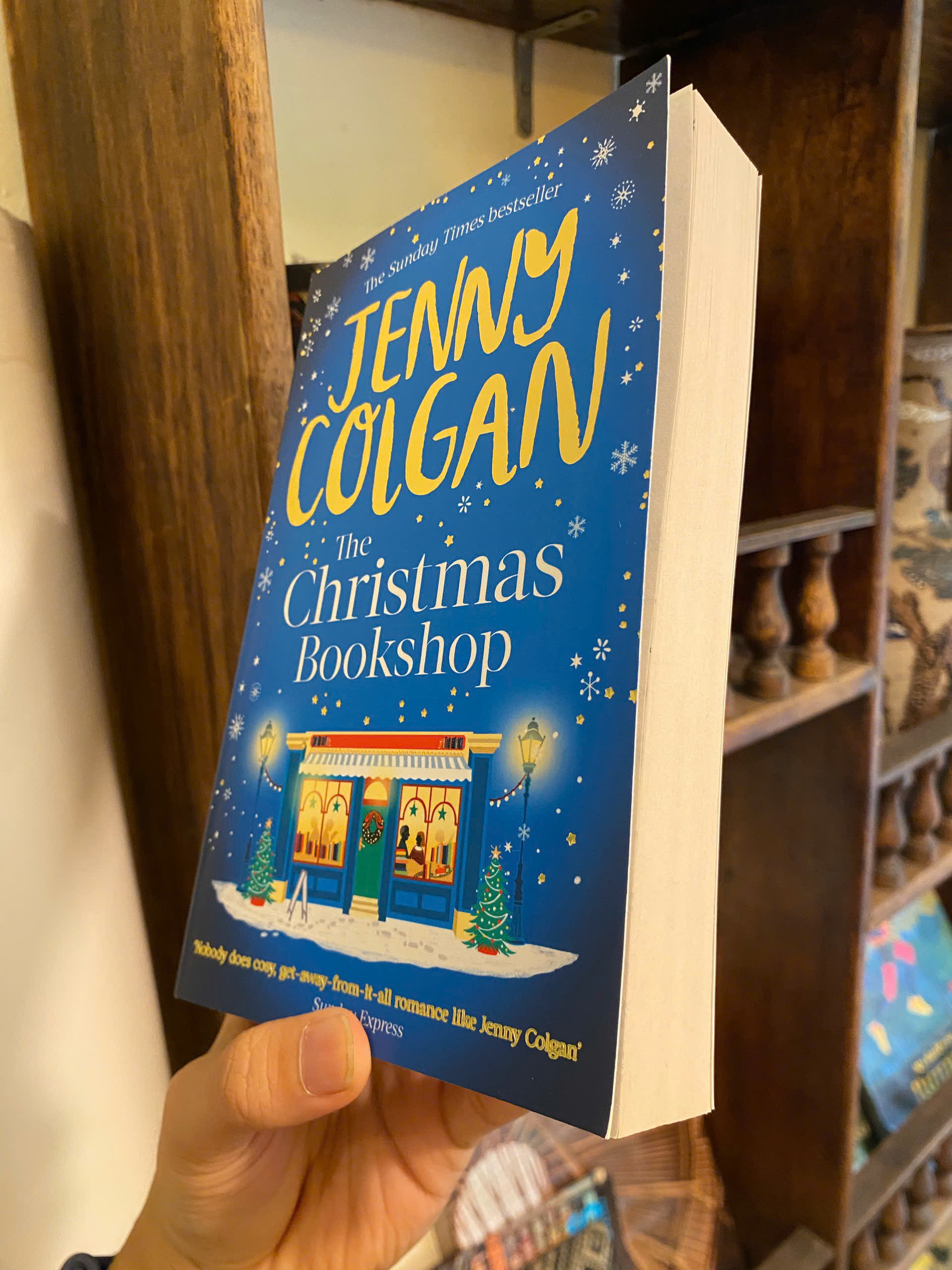 Sách - The Christmas Bookshop: A Cosy and Uplifting Festive Romance by Jenny Colgan / Sách Ngoại văn