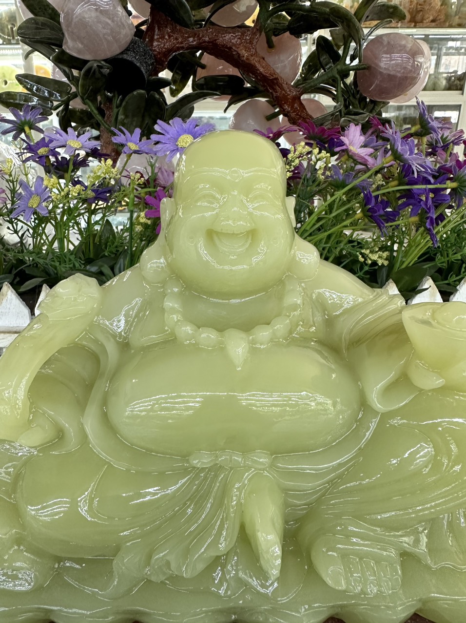 Tượng Phật Di Lặc ngồi tựa bao tiền cầm thỏi vàng phong thủy đá ngọc onyx - Dài 30 cm
