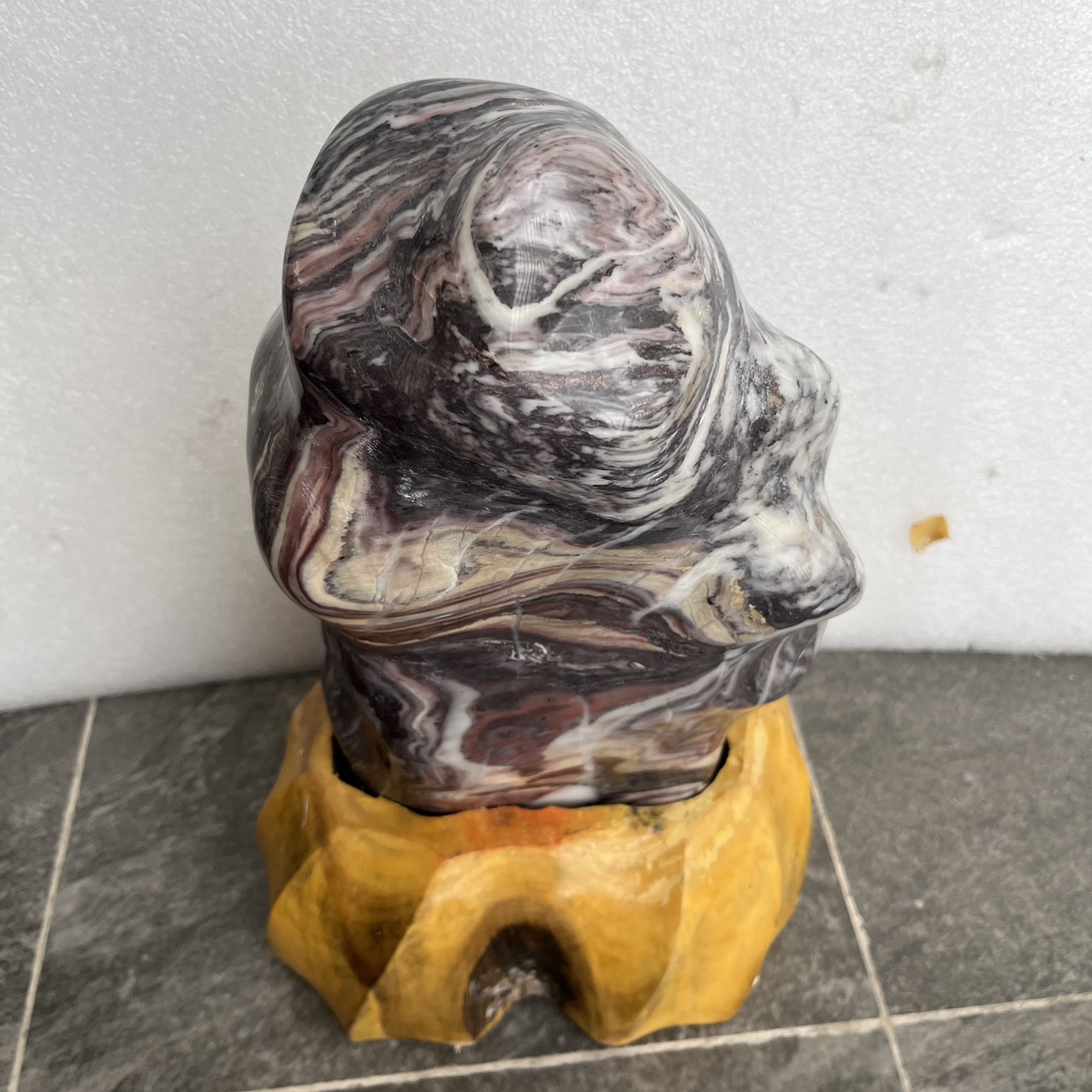 CÂY ĐÁ, TRỤ ĐÁ MÀU ĐỎ TÍM CHO NGƯỜI MỆNH THỔ VÀ HỎA, CAO 31 CM, NẶNG HƠN 7 KG