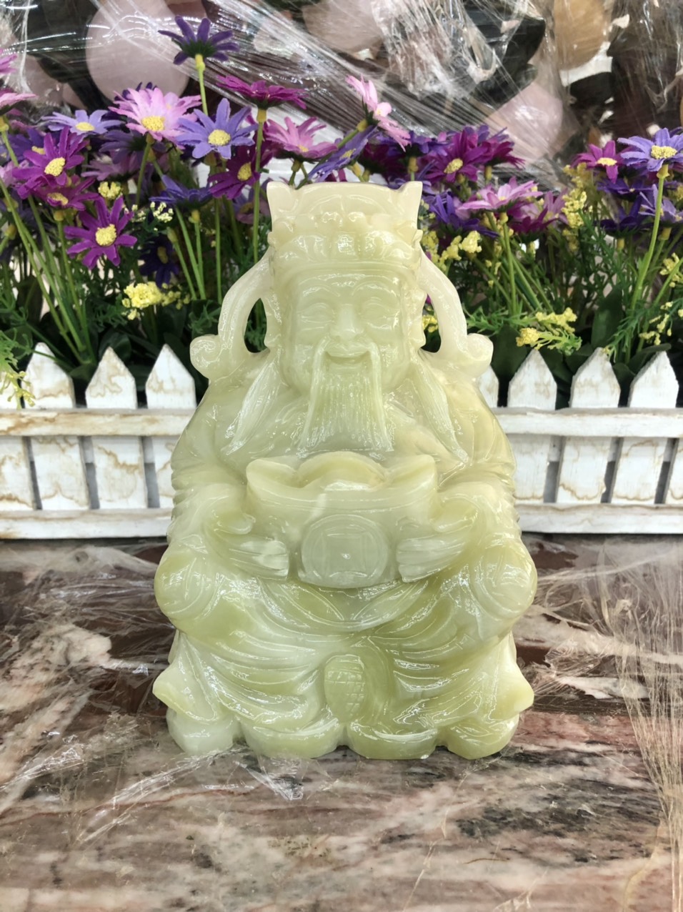 Tượng ông Thần Tài kim tiền, thần phát cầm thỏi vàng kim nguyên bảo phong thủy mang lại may mắn tài lộc đá ngọc onyx - Cao 15 cm