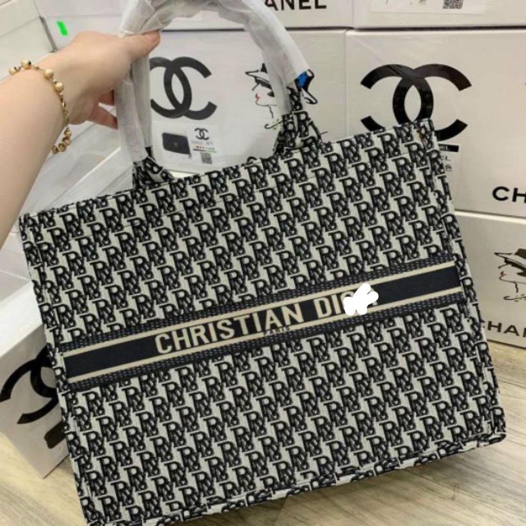 Túi Thổ Cẩm Dir - Túi Cầm Tay Du Lịch Size 40 Kèm Khăn Có Ảnh Thật