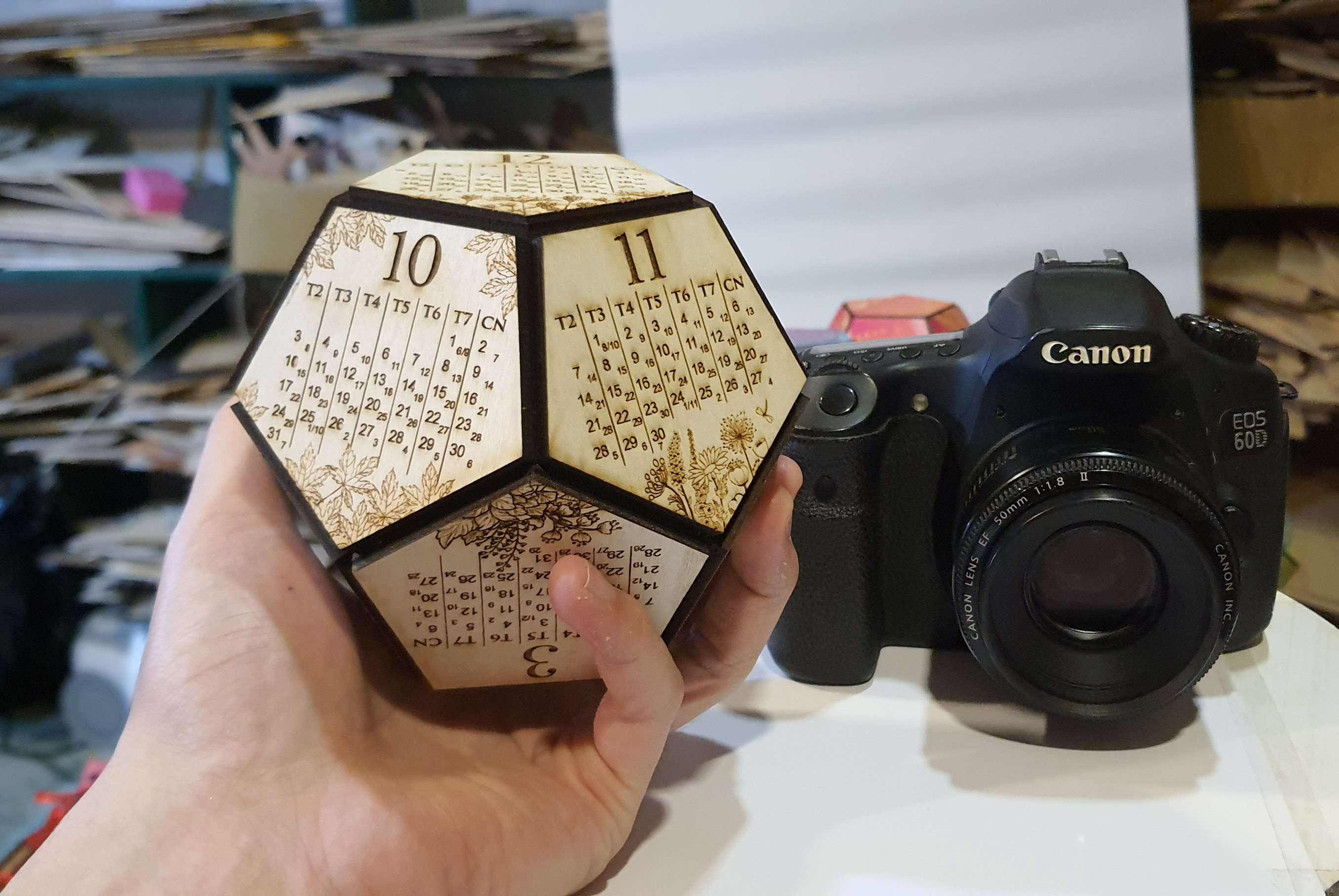 LỊCH CẦU GỖ 12 MẶT 2022