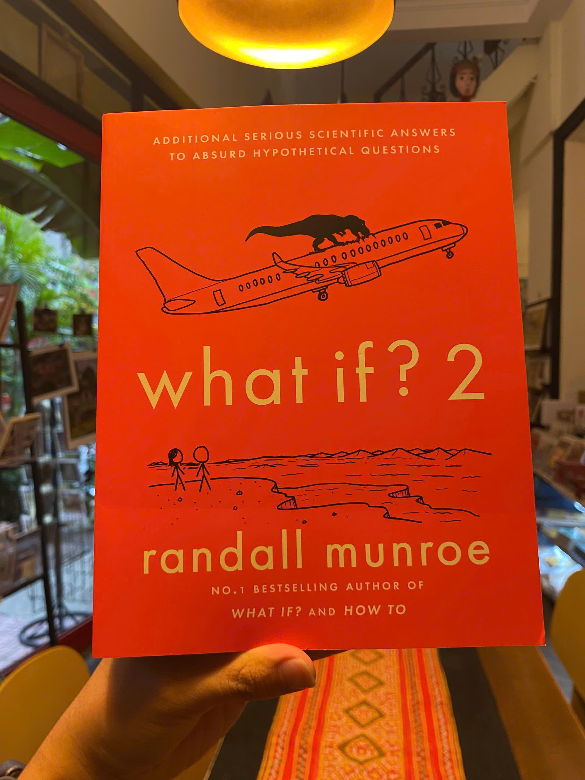 Sách - What If? 2: Additional Serious Scientific Answers to Absurd Hypothetical Questions by Randall Munroe