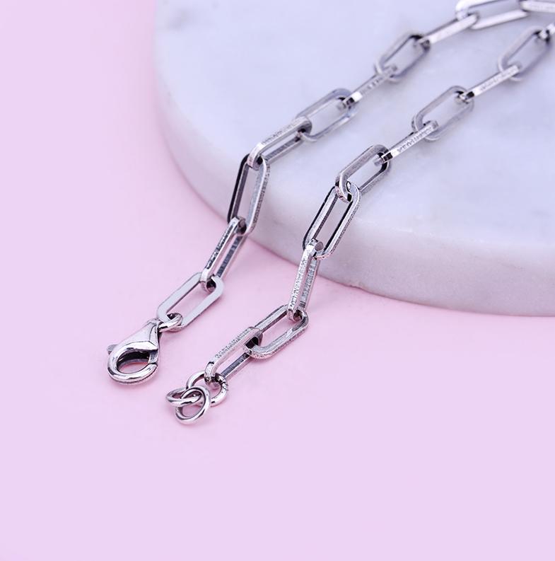 Vòng đeo tay lắc tay xích vuông xu hướng thời trang fashion new