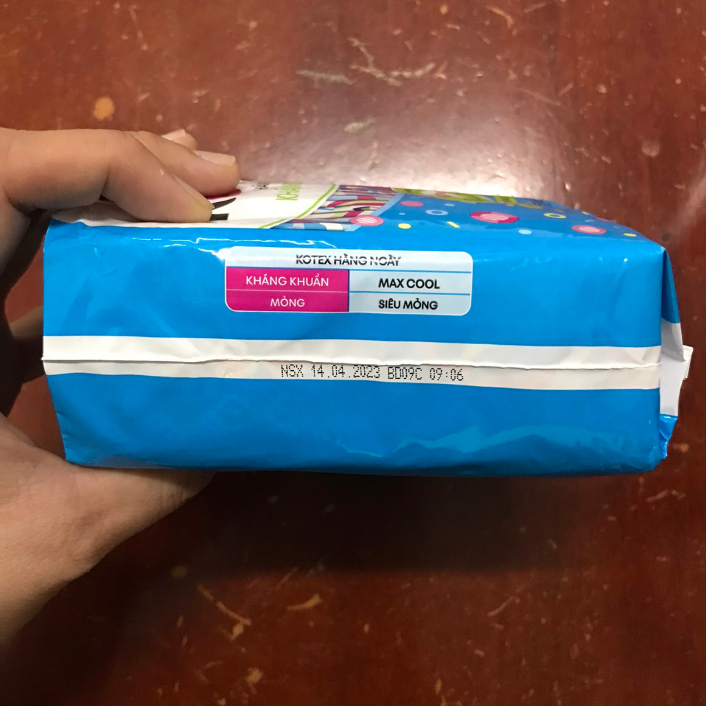 Băng Vệ Sinh Hằng Ngày Hương Tự Nhiên Kotex gói 8 miếng