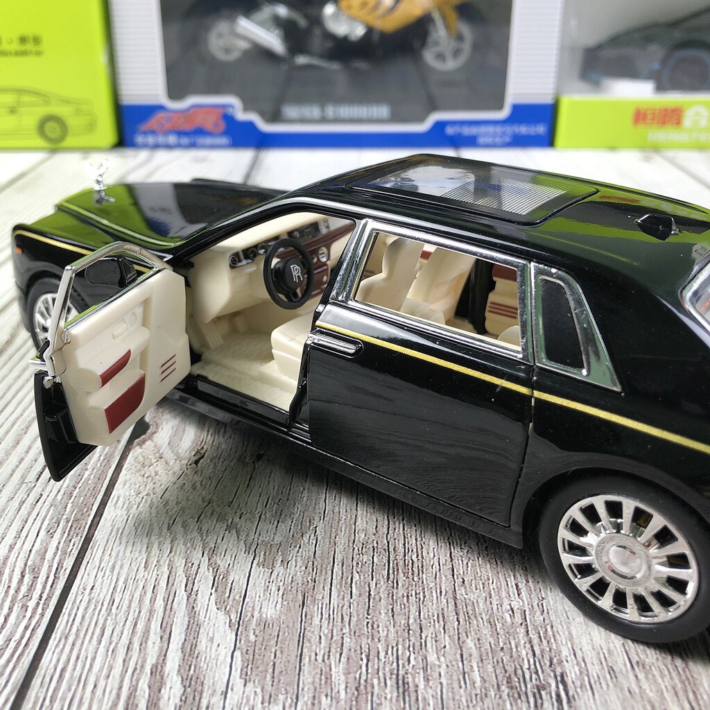 Mô hình xe Rolls Royce Phantom VIII tỉ lệ 1:24 cực đẹp, thế hệ mới