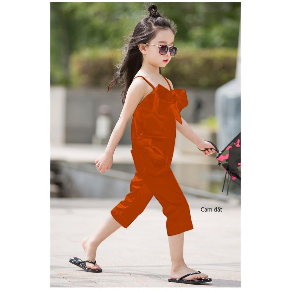 Jumsuit dây cho bé gái sành điệu, với chiếc nơ to được đính trước ngực lạ mắt - Quần áo trẻ em