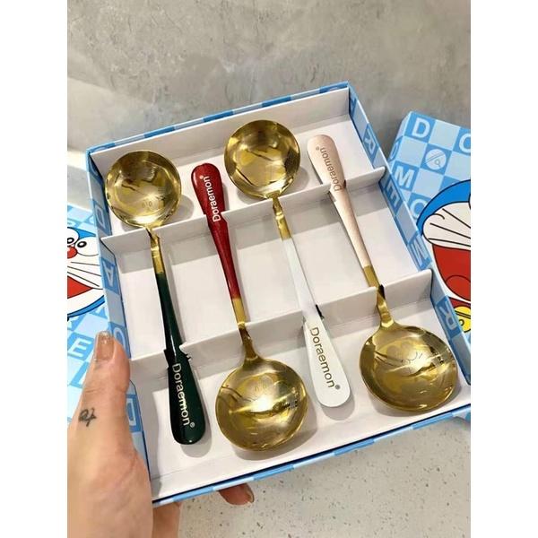 Set 4 Thìa Inox Mạ Vàng Khắc Hình Doraemon Đáng Yêu - Hàng Chất Lượng KST