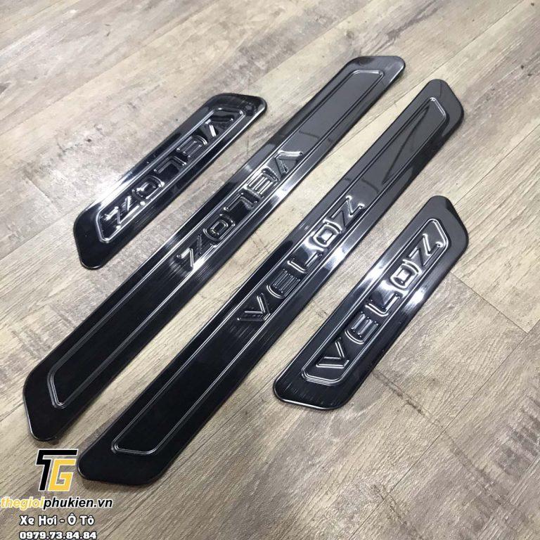 Bộ Ốp bậc cửa, Nẹp bước chân Titan Toyota Veloz