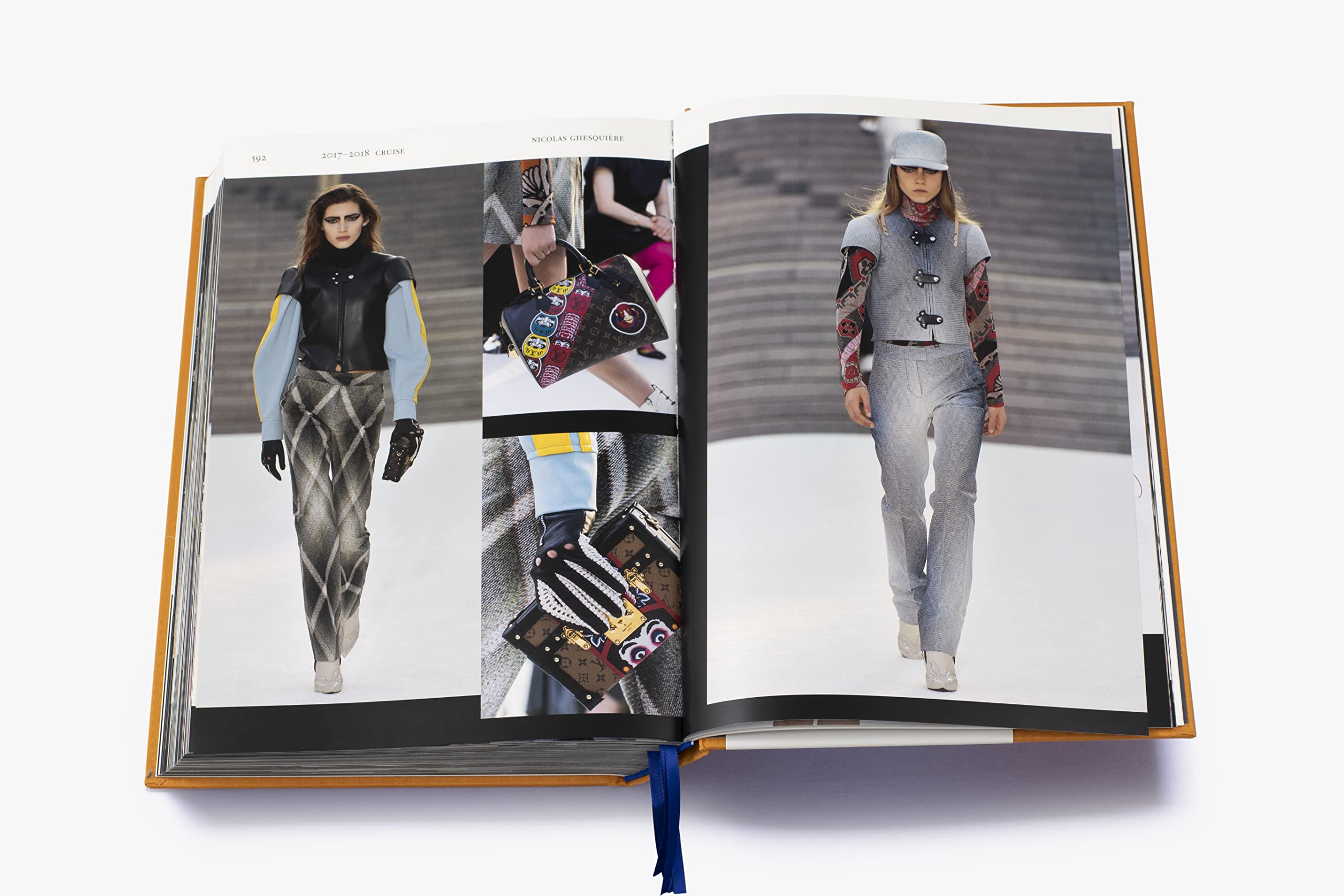 Artbook - Sách Tiếng Anh - Louis Vuitton Catwalk