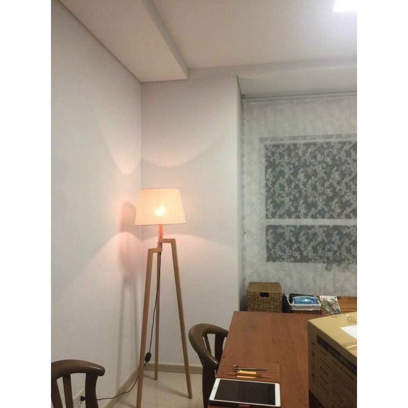 Đèn cây đứng thân gỗ, chao vải, đèn góc sofa, đèn phòng khách DT