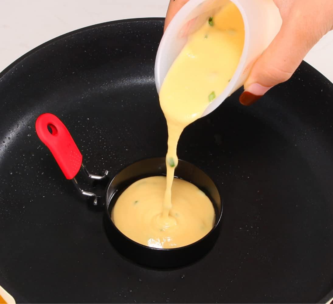 Khuôn chiên trứng bằng thép không gỉ với tay cầm silicone