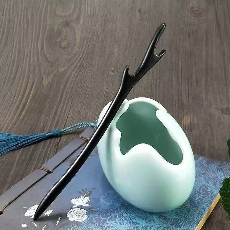 TRÂM CÀI TÓC SỪNG HƯƠU BẰNG GỖ MUN CÓ HỘP ĐỰNG