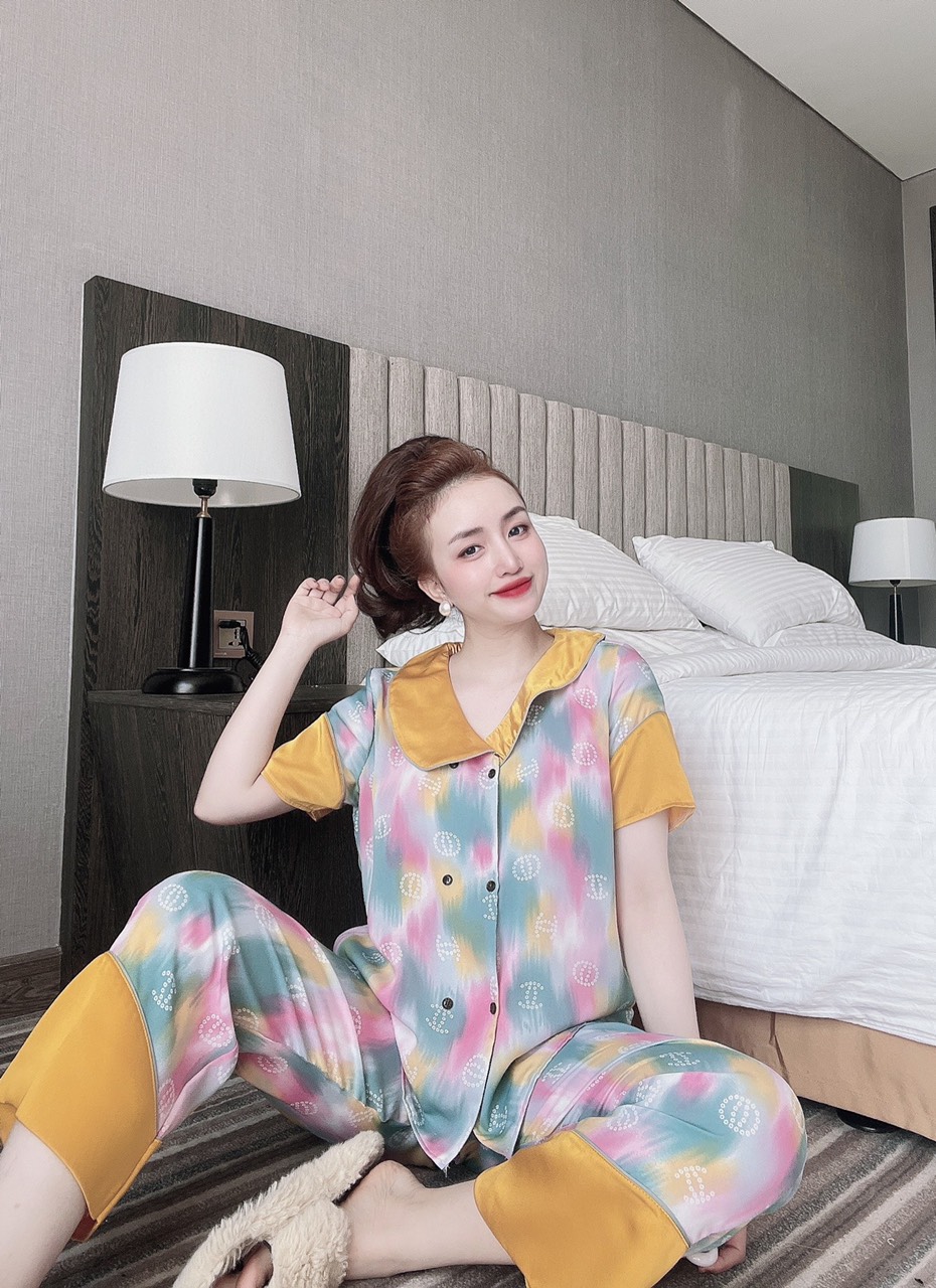 Bộ pijama cộc tay quần dài chất liệu lụa mango, bộ đồ ngủ nữ pyjama họa tiết xanh bơ CCC23