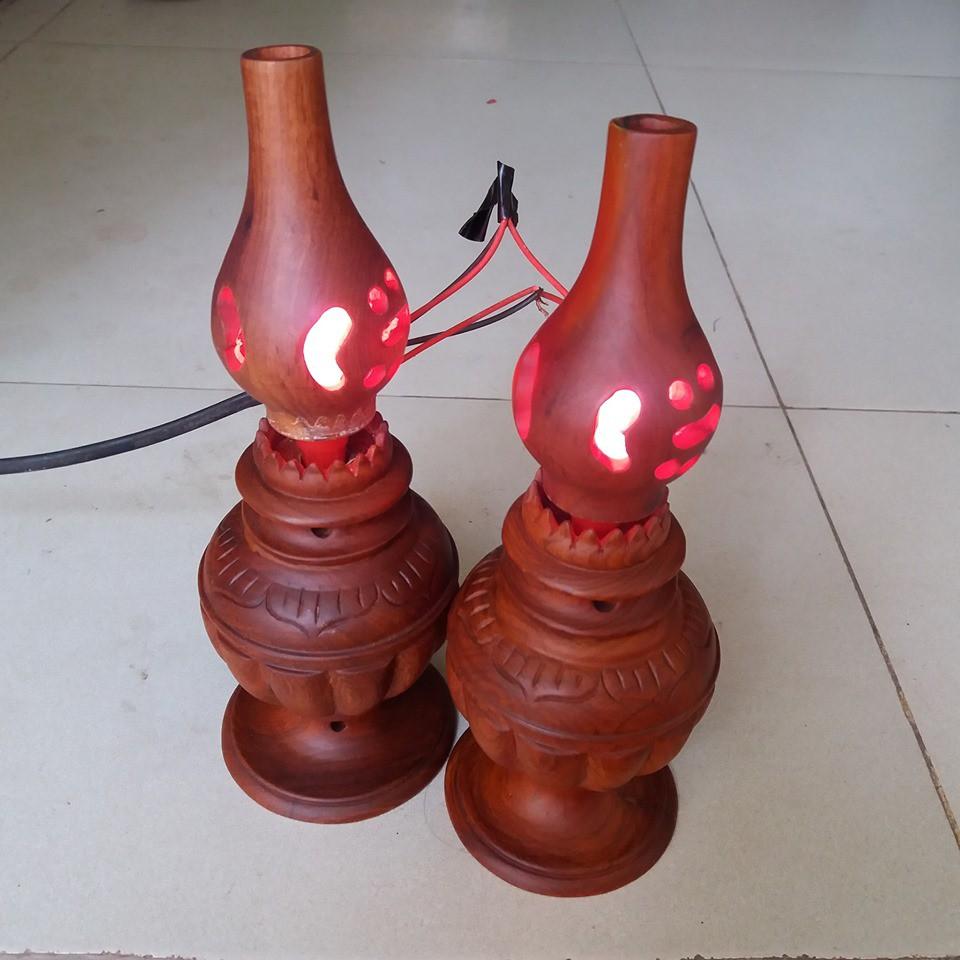 Đồ thờ -đôi đèn thờ gỗ hương nguyên khối cao 22cmx9cm