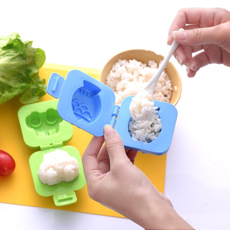 Combo khuôn tạo hình cơm, trứng hình cá và ô tô + Bộ thìa nĩa nhựa cho bé nội địa Nhật Bản