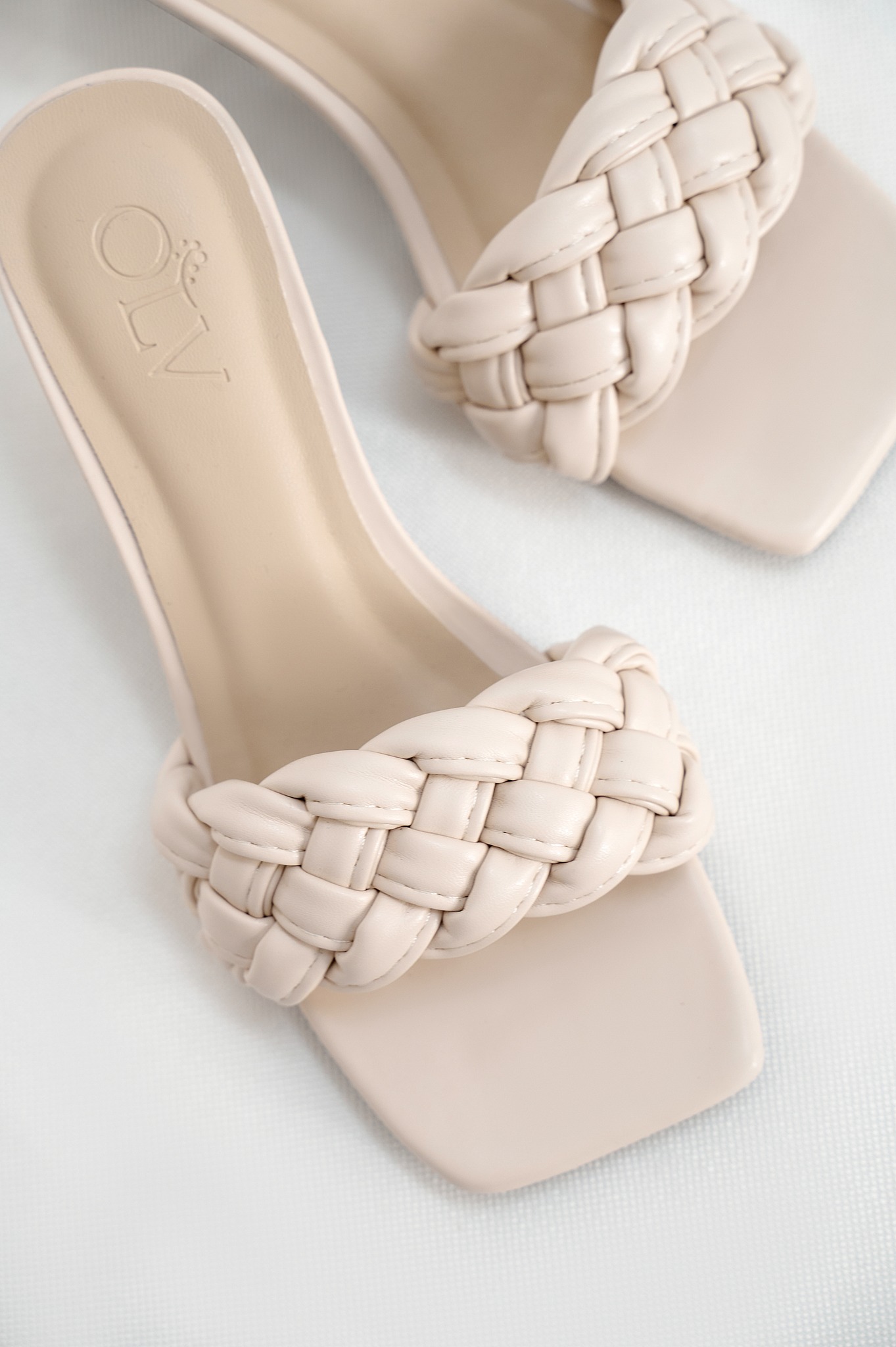 OLV - Giày Beige Braided Heels