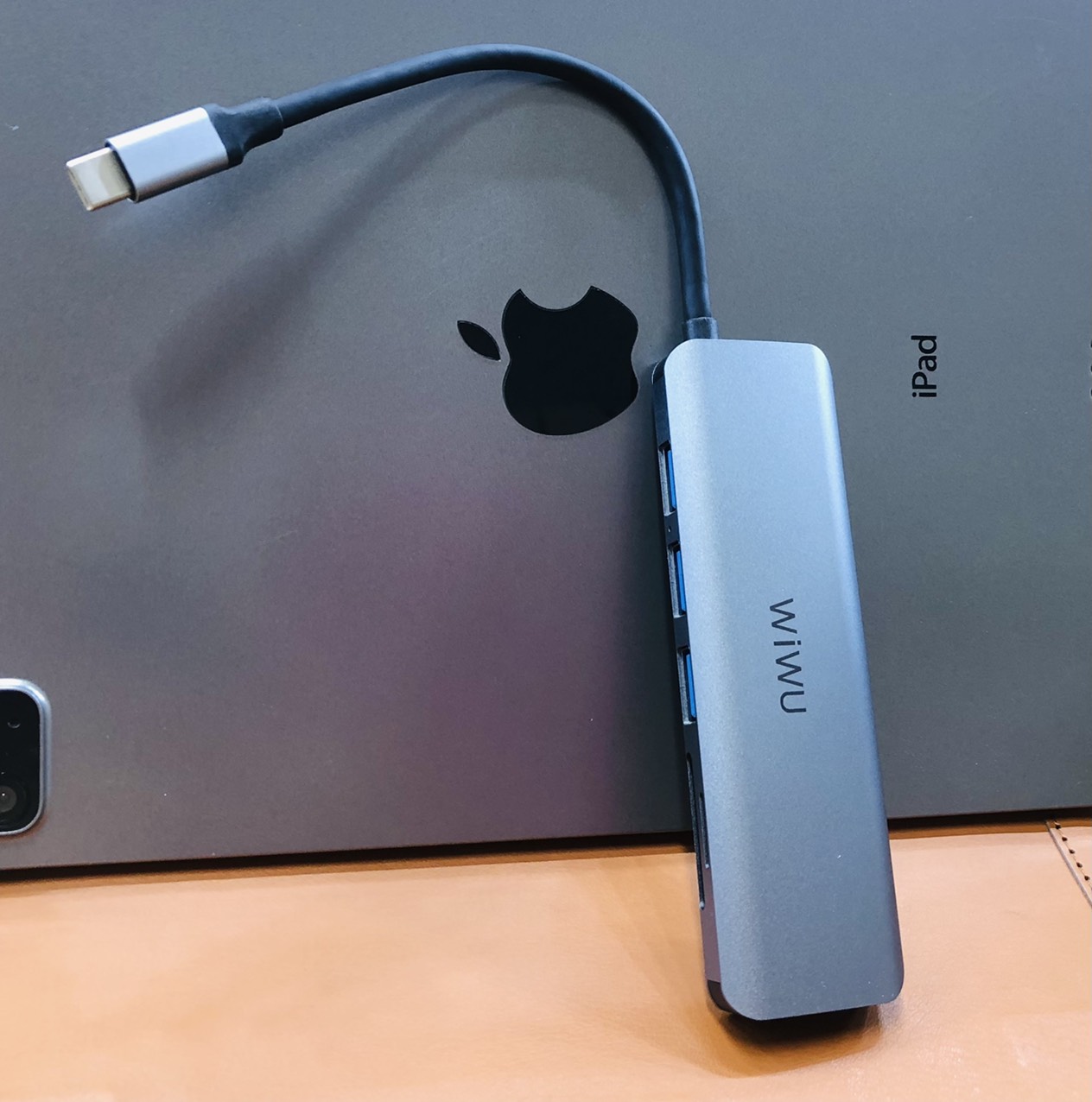Hub Wiwu Alpha 4 in 1 A440 Pro cắm thiết bị USB C hoặc thiết bị ngoại vi, USB C sang 4 cổng USB 3.0, Hỗ trợ truyền dữ liệu nhanh tối đa 5Gbps - Hàng chính hãng