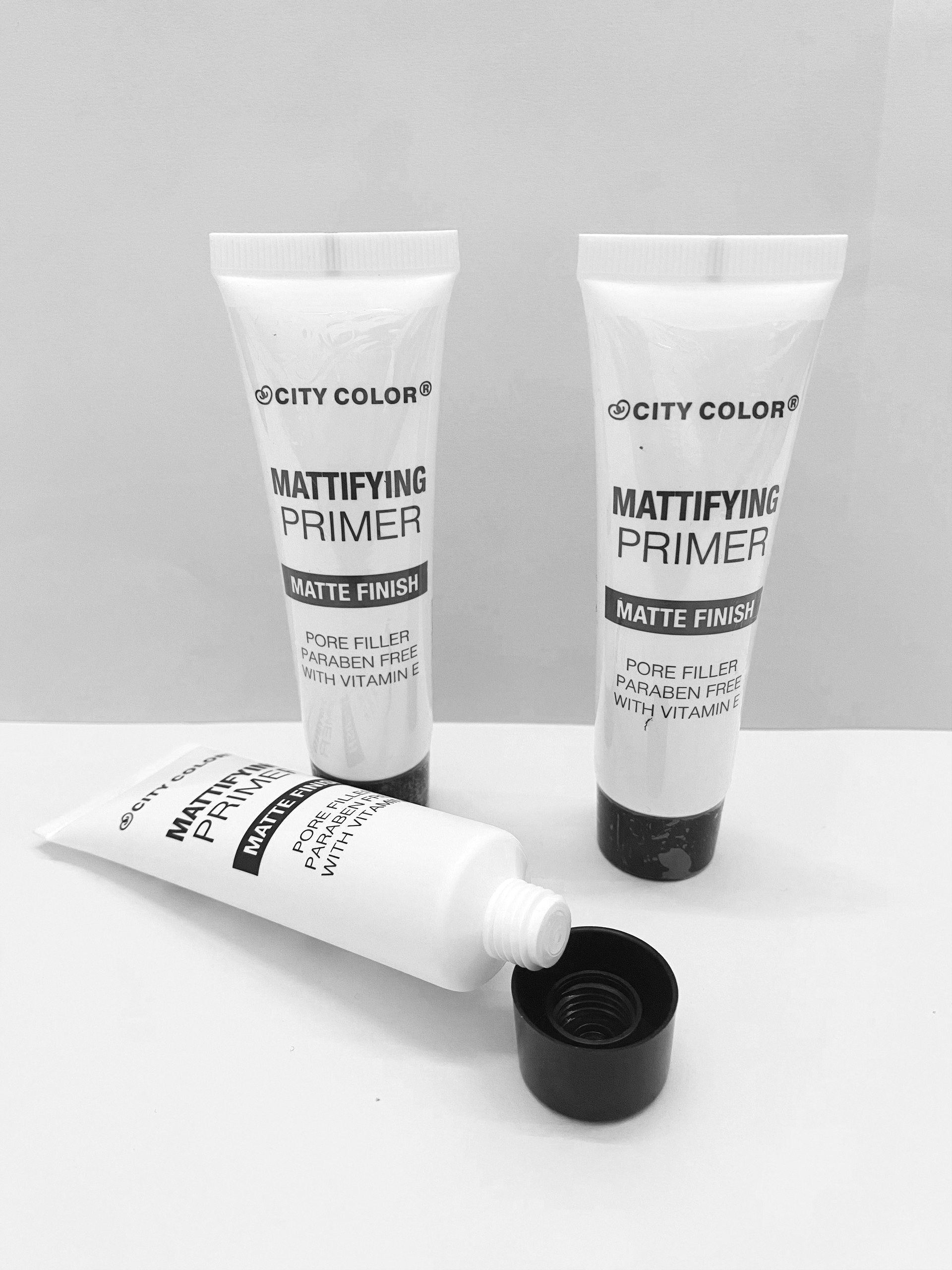 Kem lót dạng geo CITY COLOR Mattifying Primer Matte Finish.