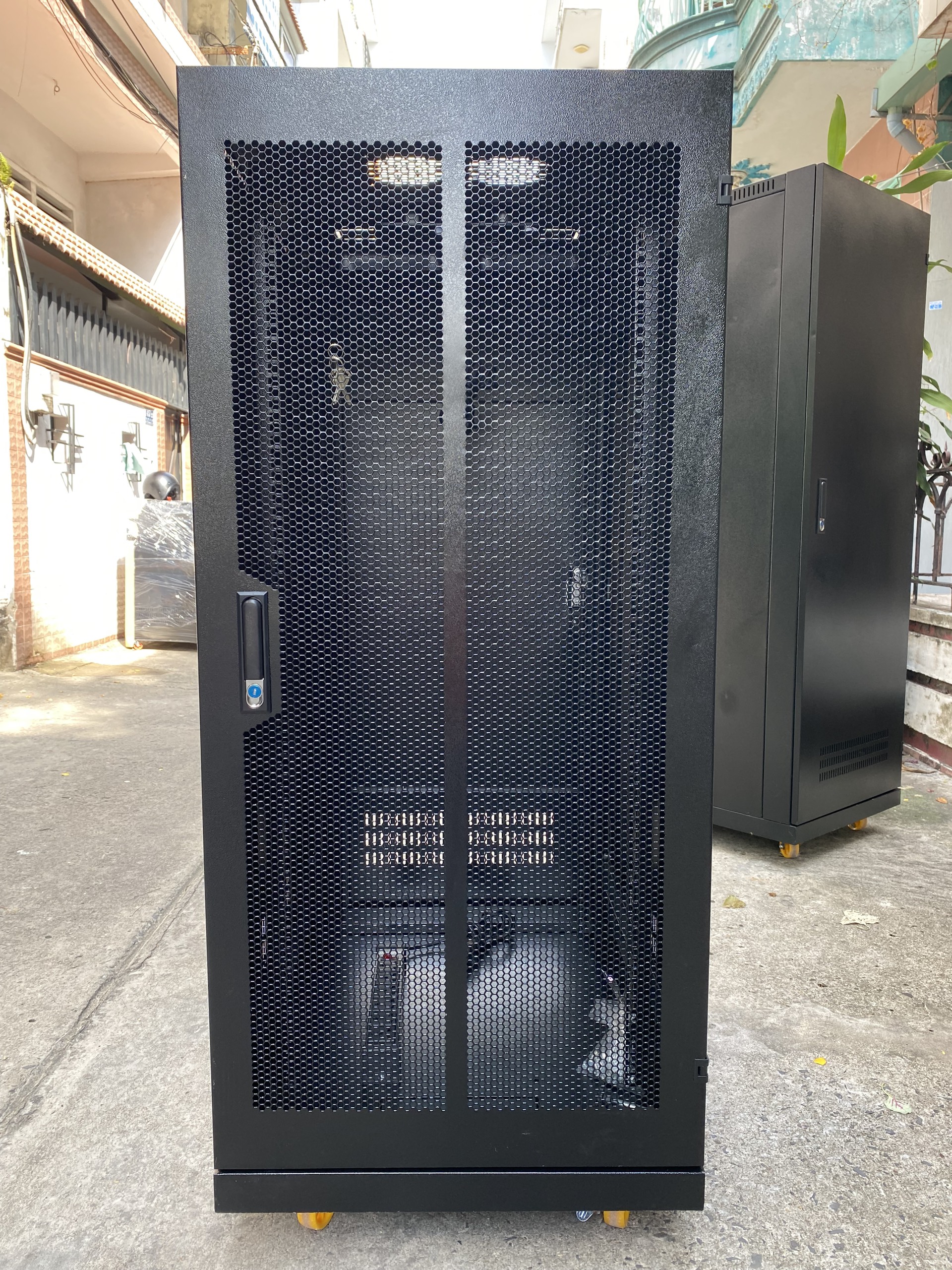 TỦ HTT RACK 19&quot; 27U-D600 - Hàng Chính Hãng