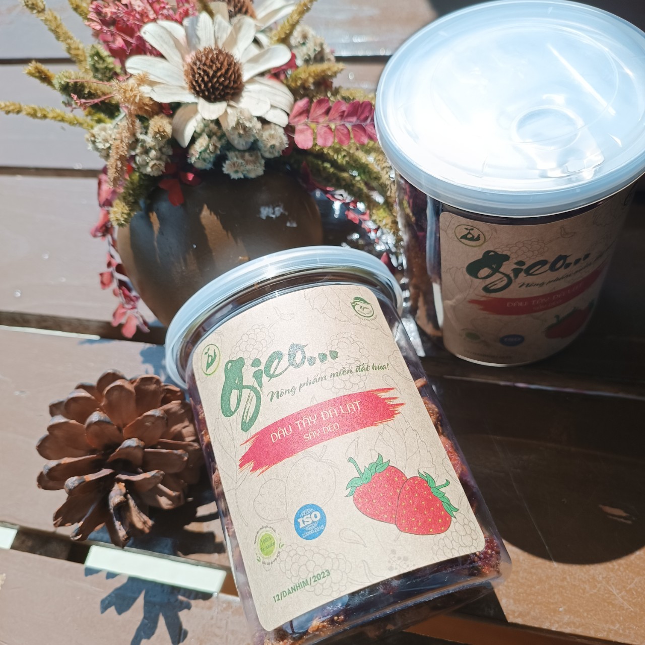 Dâu tây Đà Lạt sấy dẻo - Hủ nhựa 200gram